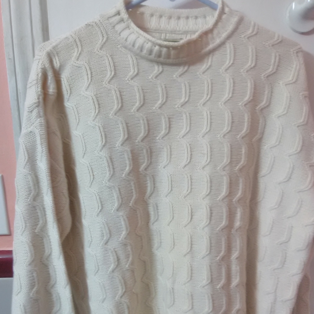 Espirit off-white pullover sweater